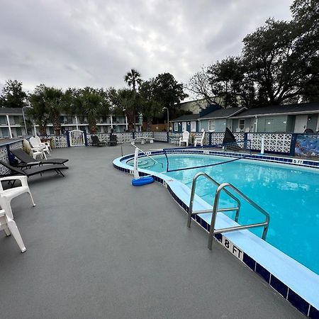 Gulf Coast Inn Gulf Breeze Εξωτερικό φωτογραφία