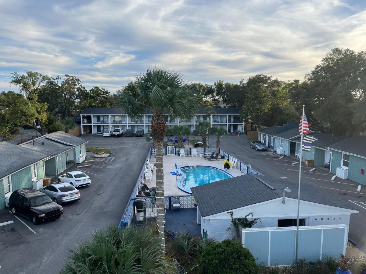 Gulf Coast Inn Gulf Breeze Εξωτερικό φωτογραφία