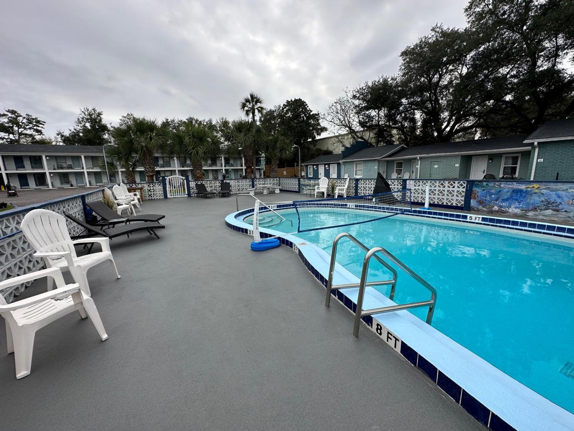 Gulf Coast Inn Gulf Breeze Εξωτερικό φωτογραφία